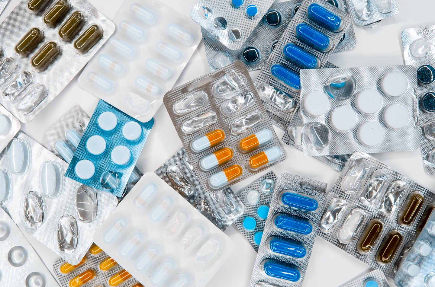 Blister packs of capsules